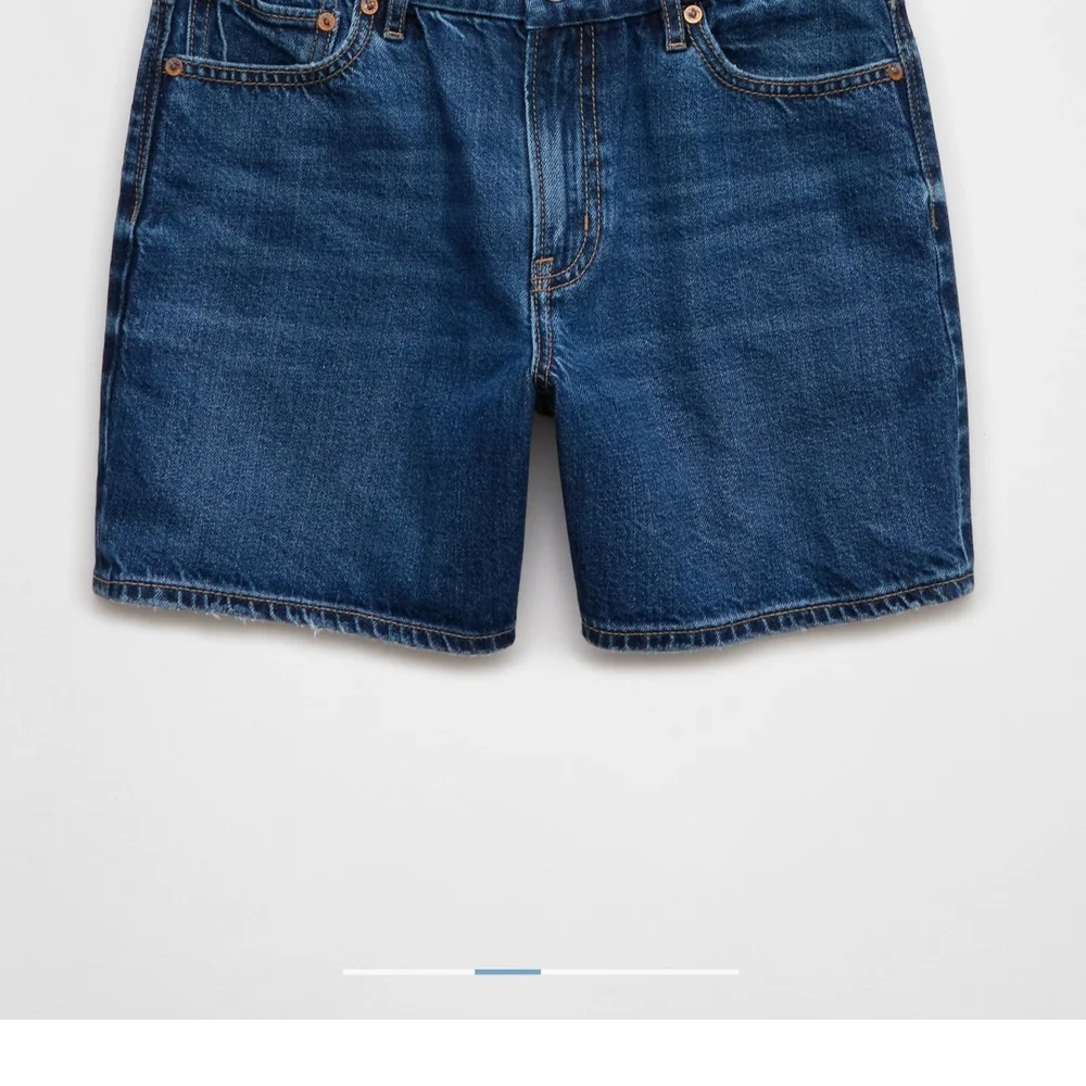 American Eagle Blue Denim Jeans (Curvy) - Picture 7 of 9
